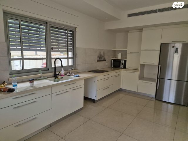 בית פרטי/ קוטג', יורדי הסירה 23, נווה עוז, פתח תקווה