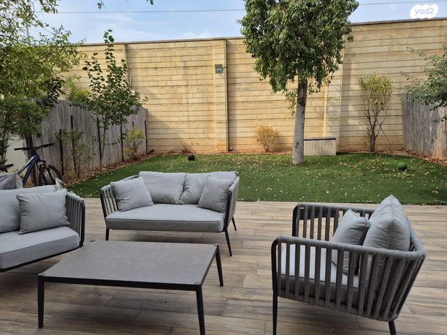 בית פרטי/ קוטג', יורדי הסירה 23, נווה עוז, פתח תקווה