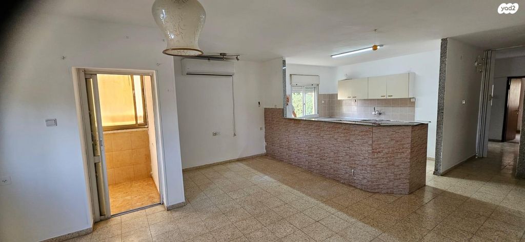 דירה, דרך הציונות 26, רובע ג', אריאל