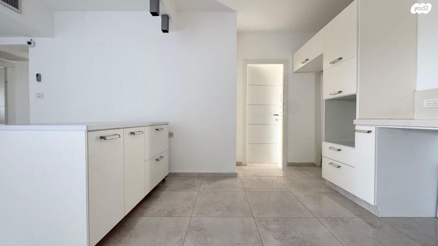 דירה, רא"ל חיים לסקוב 9, היובל, שרונה, רחובות