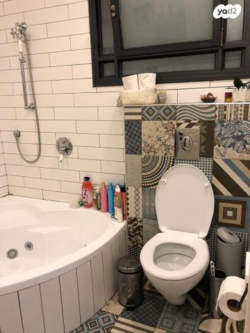 דירה, אליהו גולומב, אושיות, רחובות