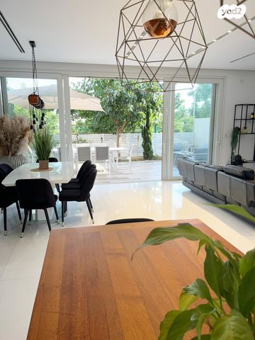 דו משפחתי, אבן יהודה