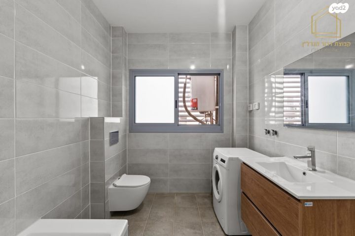 דופלקס, הלוחמות 16, ראשון לציון