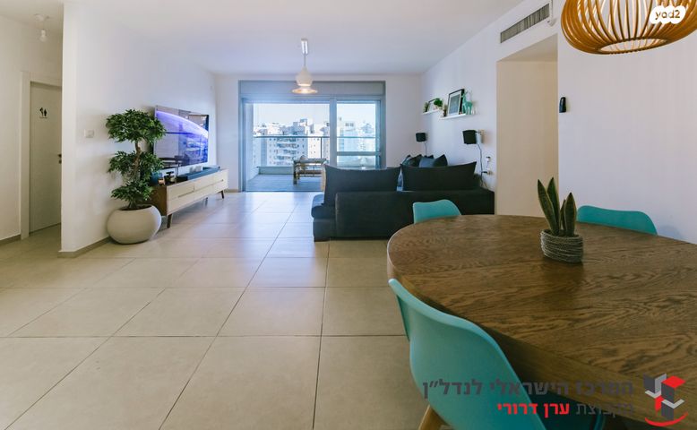 דירה, נעמי שמר 1, חולון