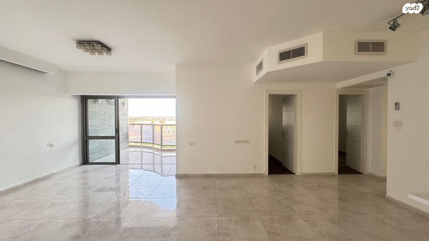 דירה, רא"ל חיים לסקוב 9, היובל, שרונה, רחובות