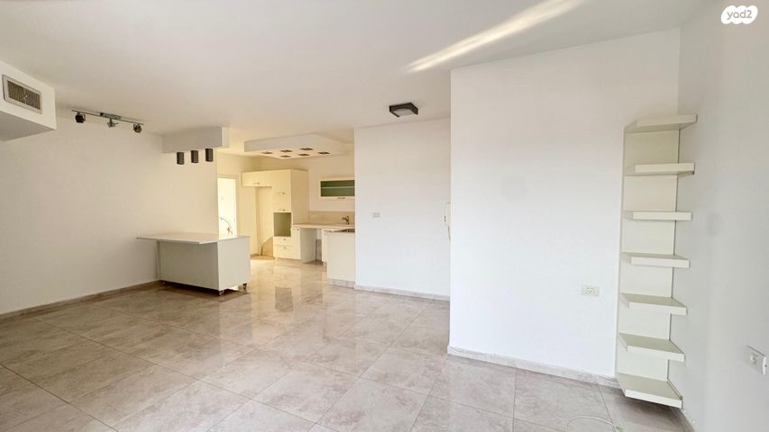 דירה, רא"ל חיים לסקוב 9, היובל, שרונה, רחובות