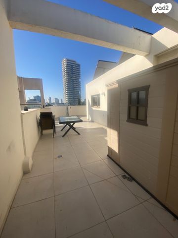 גג/ פנטהאוז, ריינס 33, הצפון הישן - דרום, תל אביב יפו