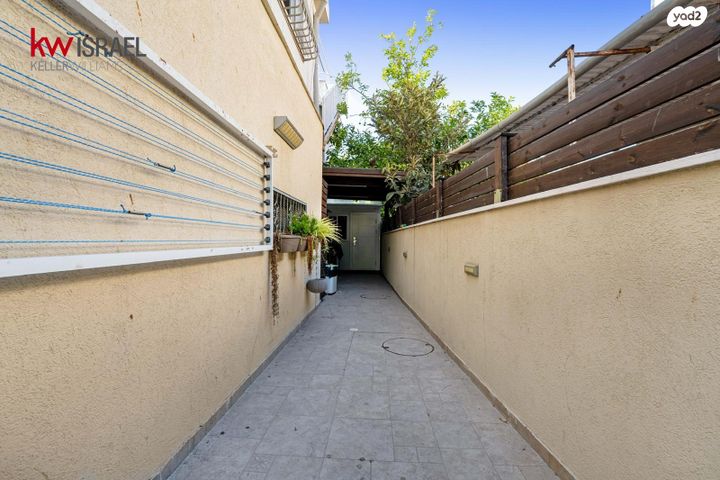 דירת גן, שדרות ישראל גורי, קרית שלום, תל אביב יפו