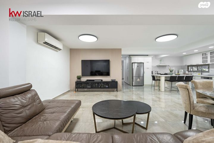 דירת גן, שדרות ישראל גורי, קרית שלום, תל אביב יפו