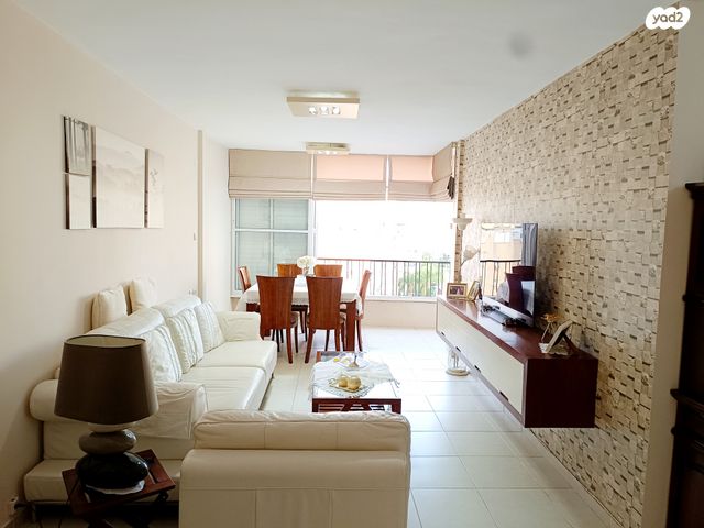 אברהם שפירא 25