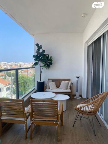 יוסף אהרונוביץ' 25