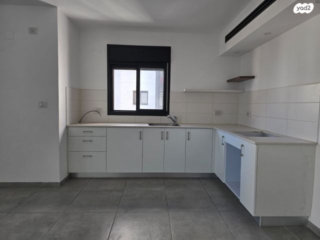 דירה, גבעת אולגה, חדרה