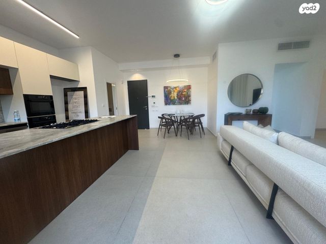 דירה, אלון, רמת השרון