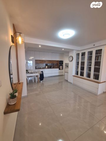 דירה, הראשונים, רובע א', אשדוד