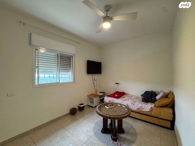 גג/ פנטהאוז, דוד בן גוריון, הראשונים, שלומי