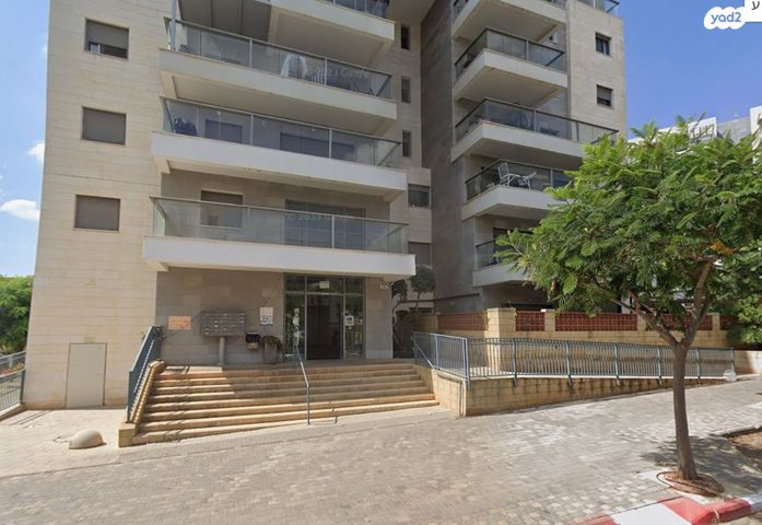 משמר הגבול 12