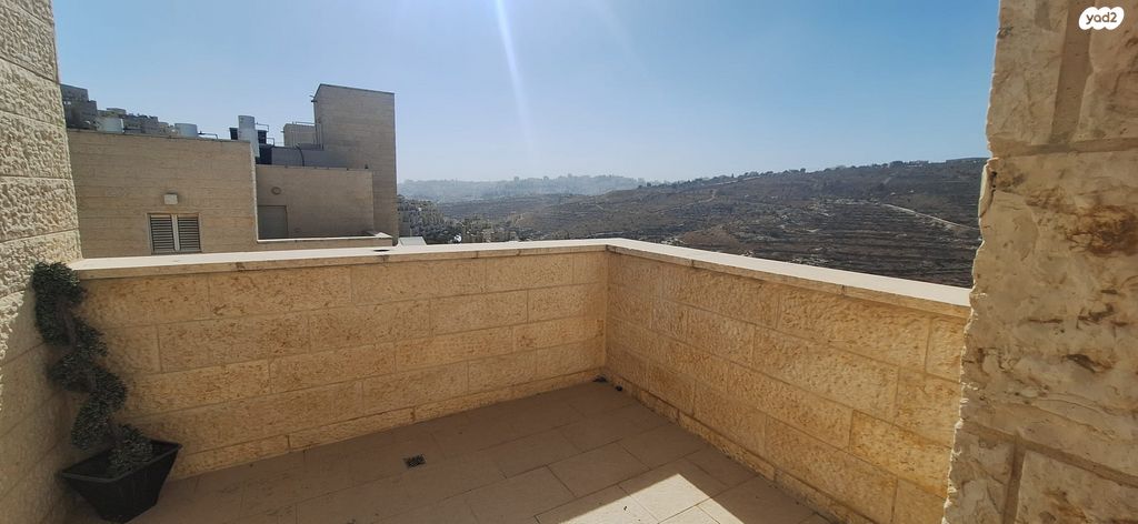 גג/ פנטהאוז, הרב אריה בינה, חומת שמואל, הר חומה, ירושלים