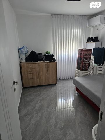 דירה, הקרן, כלי שיר, מעלה אדומים