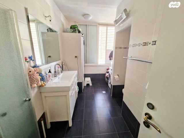 דירה, עולי הגרדום, רמז, מערב ותיק, ראשון לציון