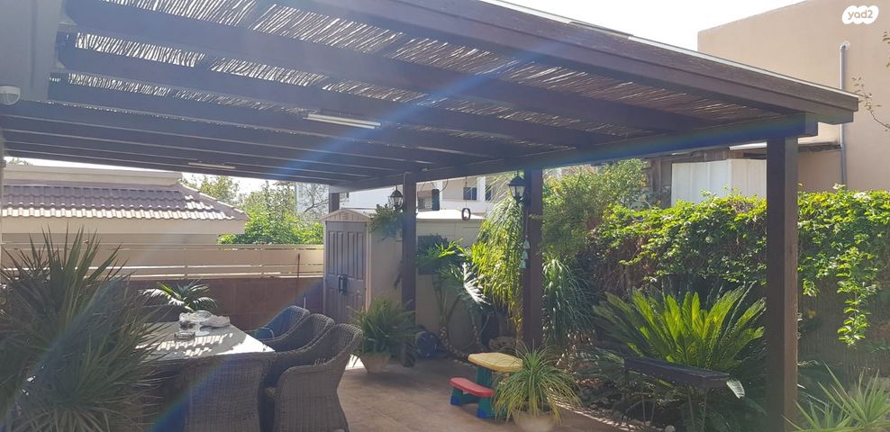 דו משפחתי, כרכום 20, יצחק רבין, מעלות תרשיחא