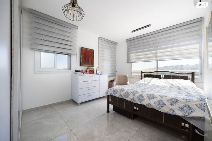 דירה, אליהו בית צורי, ארמון הנציב, תלפיות מזרח, ירושלים