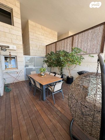 דירה, נווה גן, רמת השרון