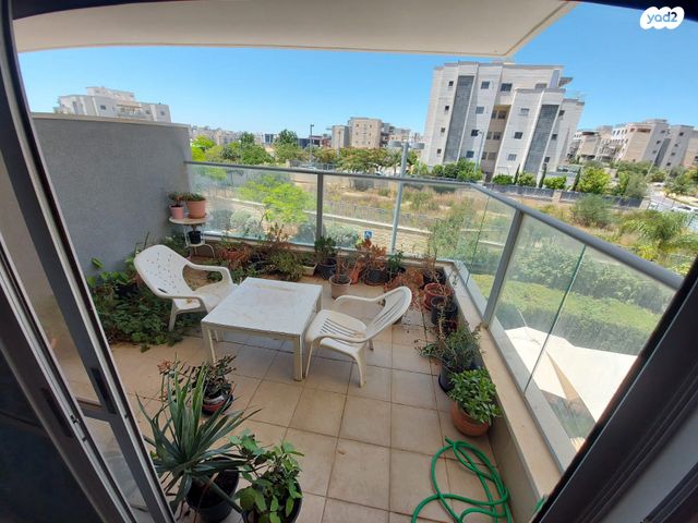 דירה, אבני חן, חריש