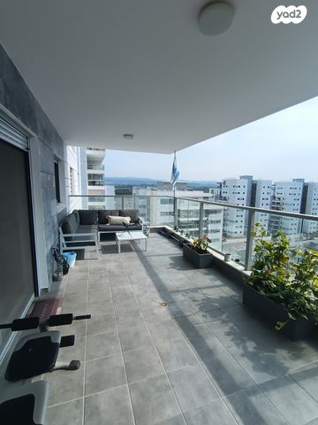 דירה, כליל החורש 9, יצחק שמיר, נהריה