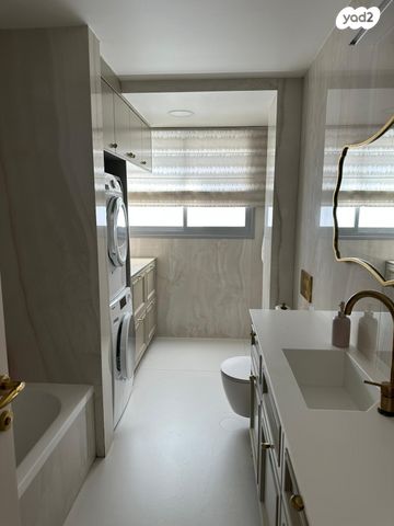 גג/ פנטהאוז, שיכון ההסתדרות, בני ברק