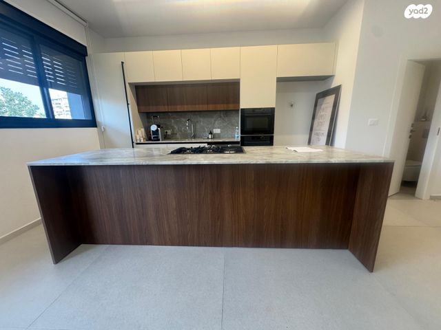 דירה, אלון, רמת השרון