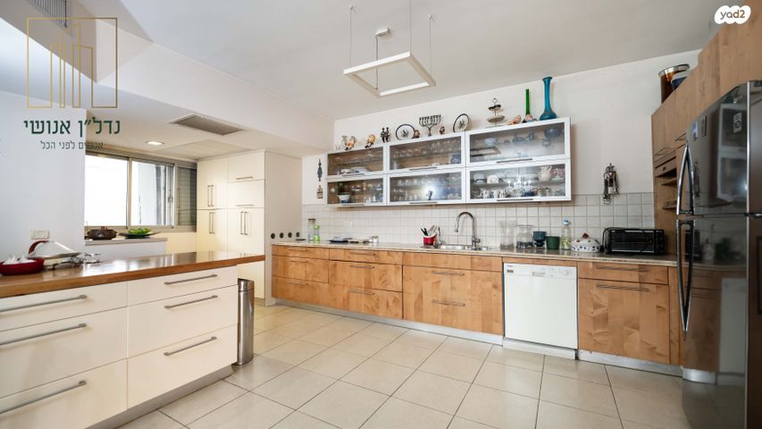 גג/ פנטהאוז, שמעון בן צבי, שטח 9, גבעתיים