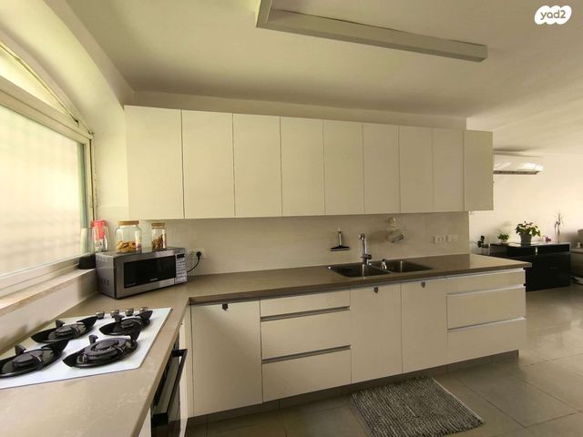 דירה, שבתאי הנגבי, גילה, ירושלים