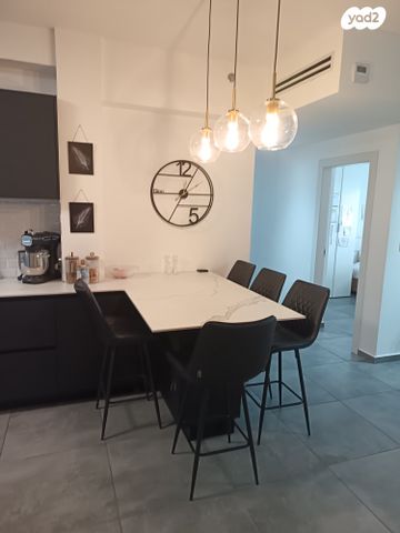 דירה, כליל החורש 9, יצחק שמיר, נהריה