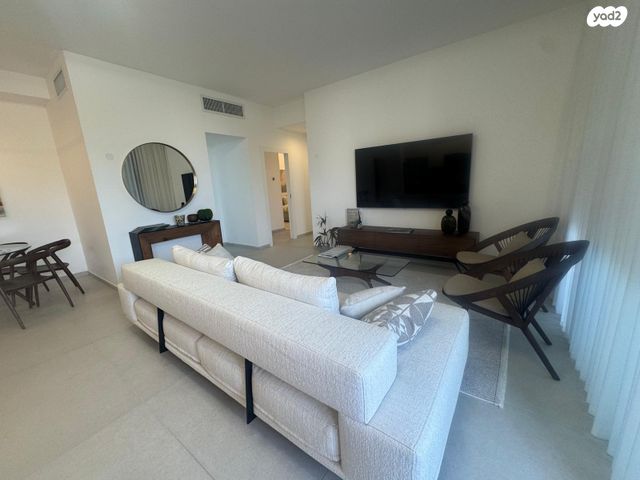 דירה, אלון, רמת השרון