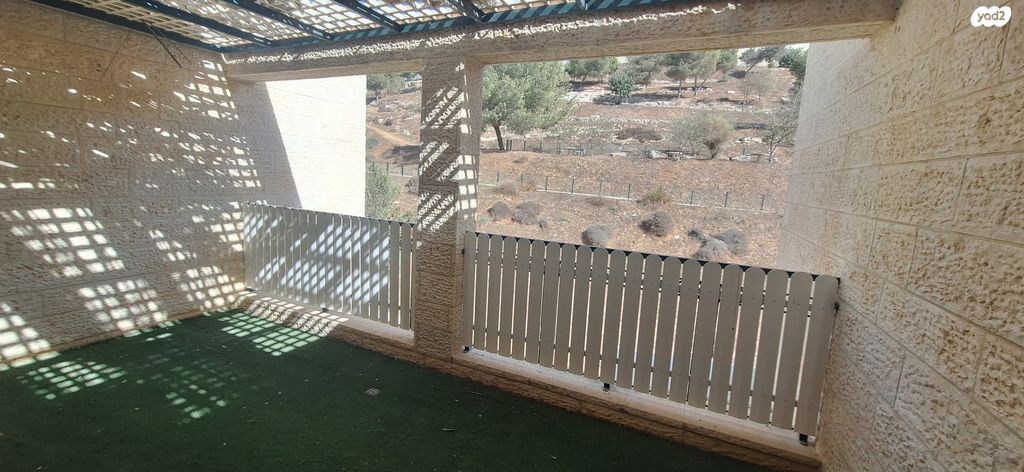 גג/ פנטהאוז, הרב אריה בינה, חומת שמואל, הר חומה, ירושלים