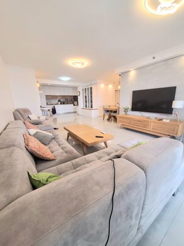 דירה, הראשונים, רובע א', אשדוד