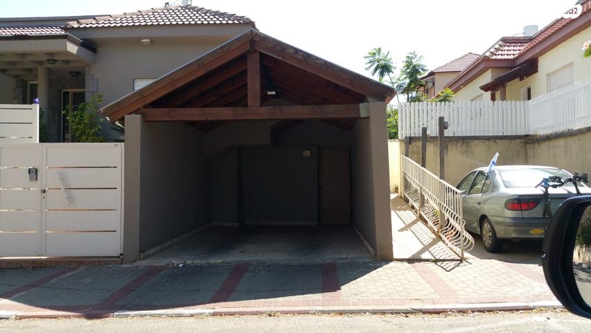 דו משפחתי, כרכום 20, יצחק רבין, מעלות תרשיחא