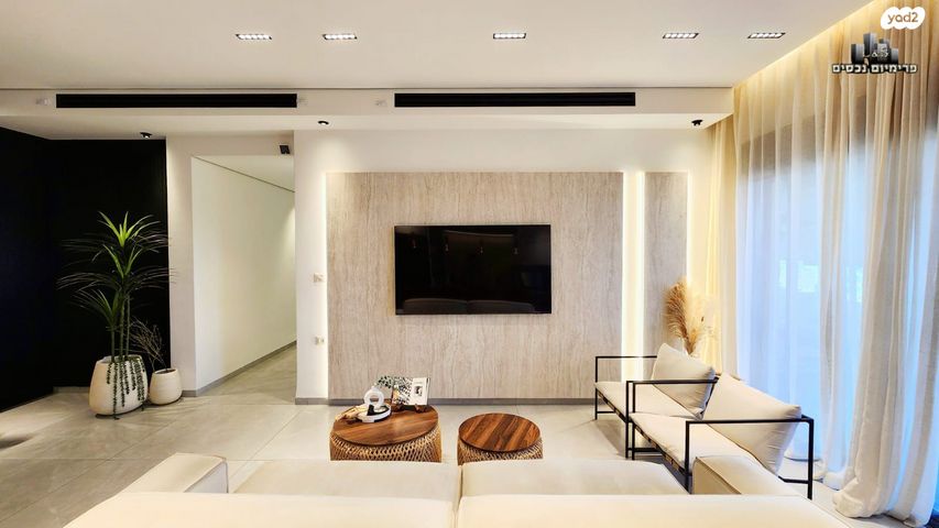 גג/ פנטהאוז, הנשיא, שמעון פרס/ האצטדיון, נהריה