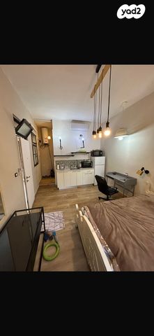 דירה, נסים בכר 1, מחנה יהודה - לב העיר, ירושלים