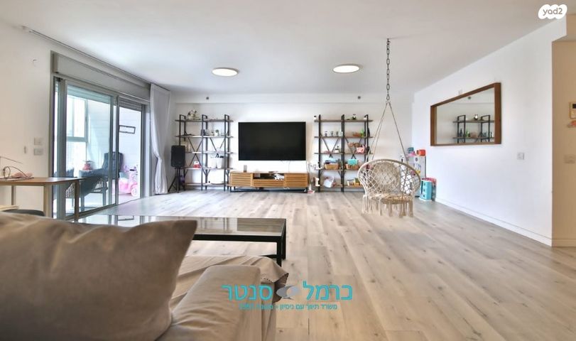 דירת גן, משכנות האומנים, קרית מוצקין