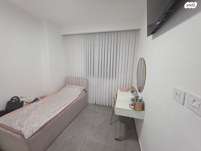 דירת גן, גן יבנה מערב, גן יבנה