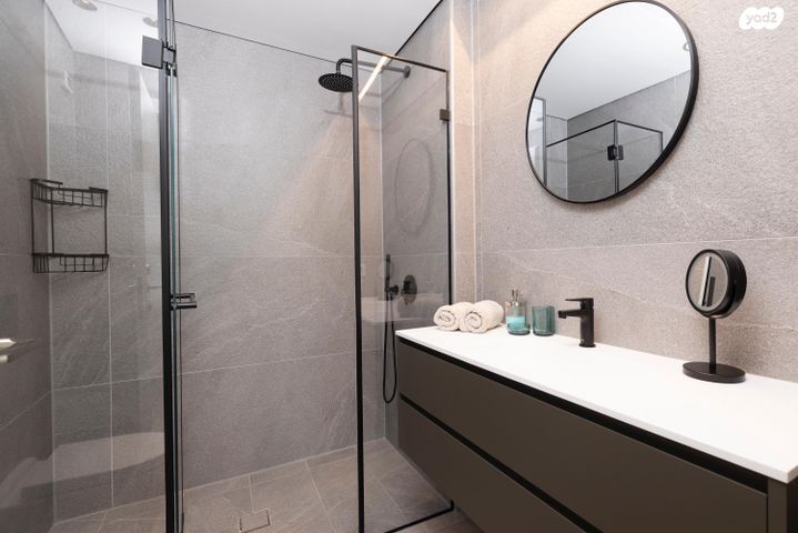 דירה, ליאונרדו דה וינצ'י, גני שרונה, קרית הממשלה, תל אביב יפו