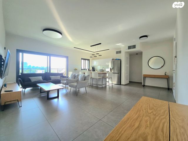 דירה, דבורה עומר 4, נאות שדה, רעננה