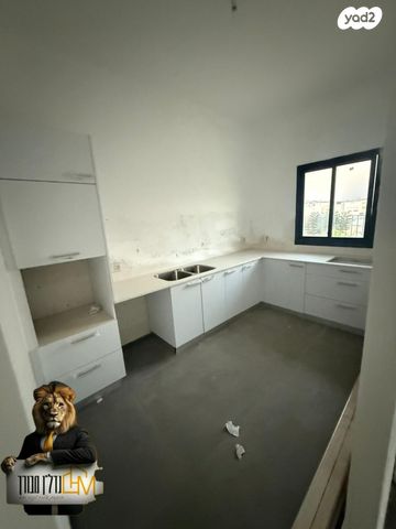 גג/ פנטהאוז, יהדות טוניסיה, רמת יורם, נתיבות