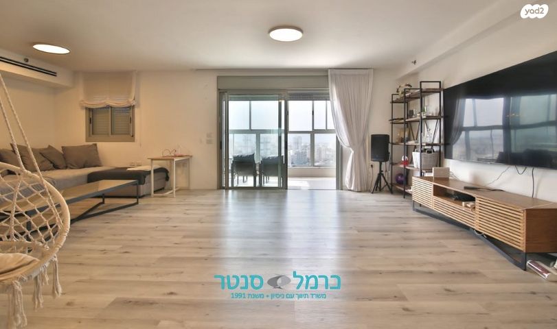 דירת גן, משכנות האומנים, קרית מוצקין