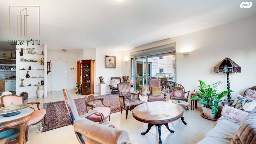 גג/ פנטהאוז, שמעון בן צבי, שטח 9, גבעתיים