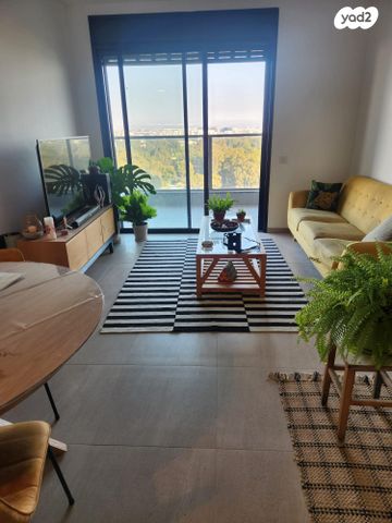 דירה, רועי קליין, קרית קריניצי, רמת גן