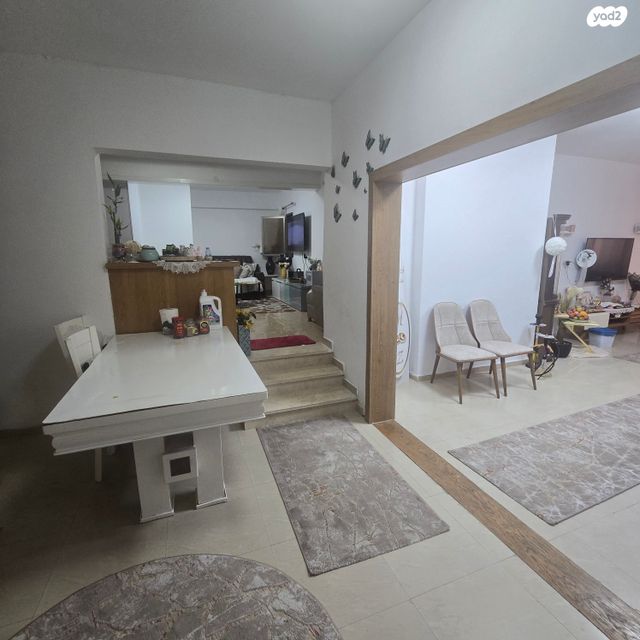 דירת גן, בורוכוב, נווה אביב, עכו