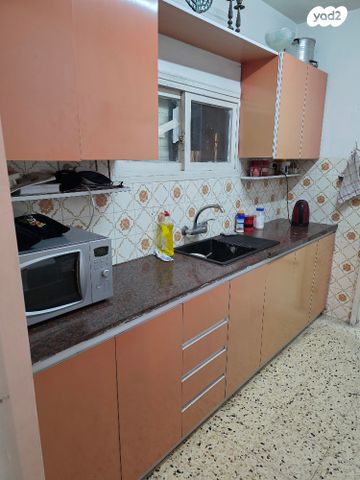 קיבוץ גלויות 37