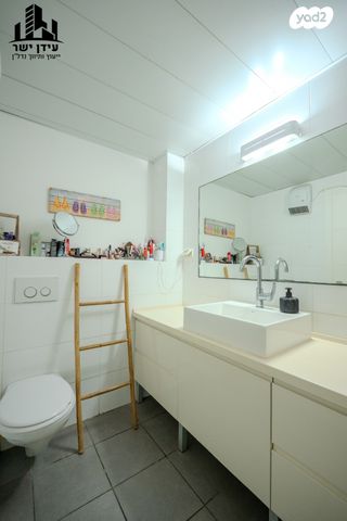 דירה, שדרות ההשכלה 17, ביצרון ורמת ישראל, תל אביב יפו